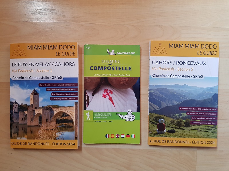 3 guides pour le chemin de Saint-Jacques de compostelle